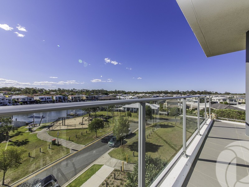 306/15 Compass Drive, Biggera Waters QLD 4216