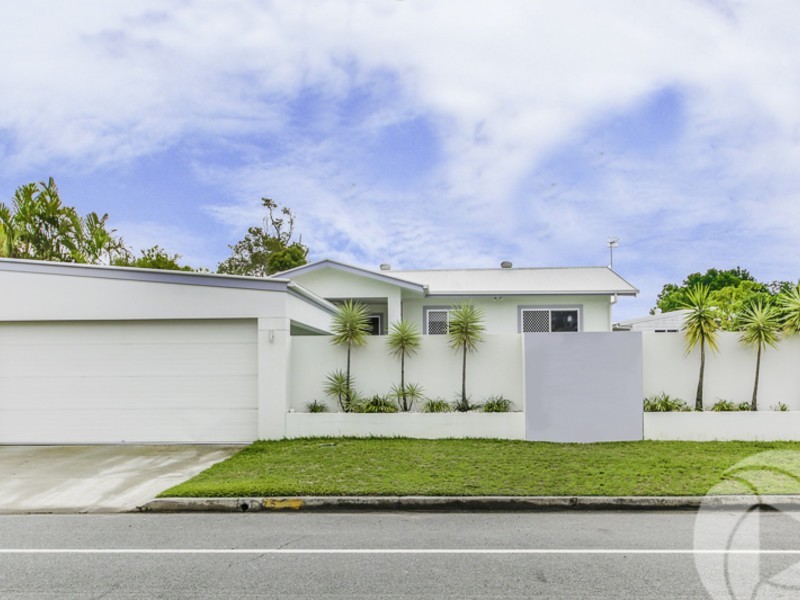 75 Twenty Fifth Avenue, Palm Beach QLD 4221