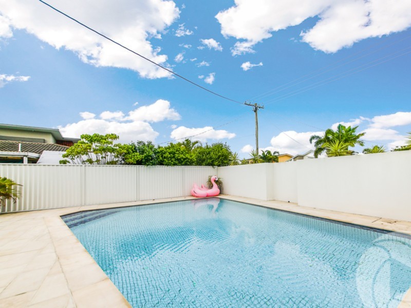 75 Twenty Fifth Avenue, Palm Beach QLD 4221