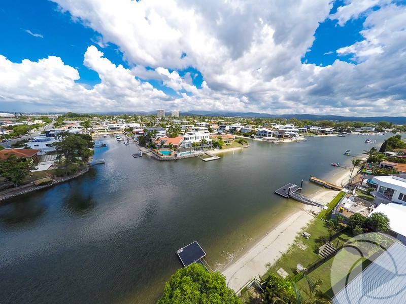 37 Sonder Street, Broadbeach Waters QLD 4218