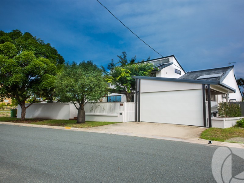 37 Sonder Street, Broadbeach Waters QLD 4218