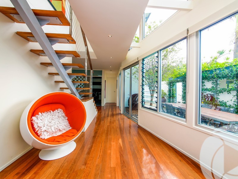 16 Petrel Avenue, Mermaid Beach QLD 4218