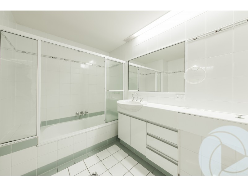 3D/11 Eady Avenue, Broadbeach Waters QLD 4218
