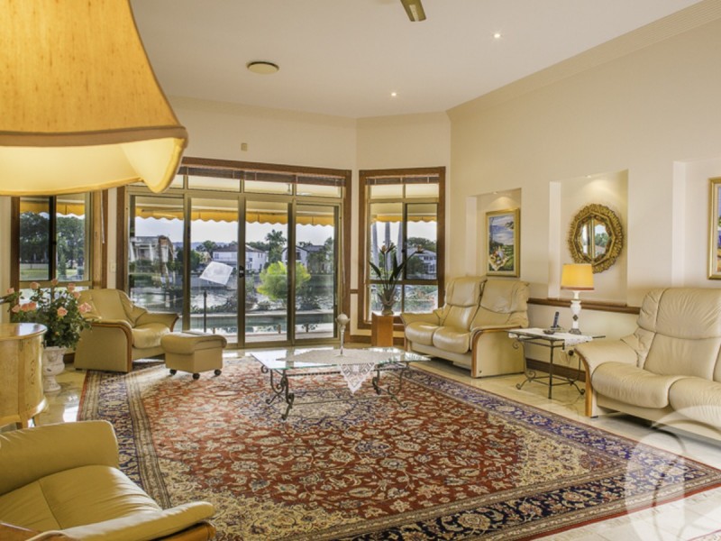 15 Sir Bruce Small Boulevard, Benowa Waters QLD 4217
