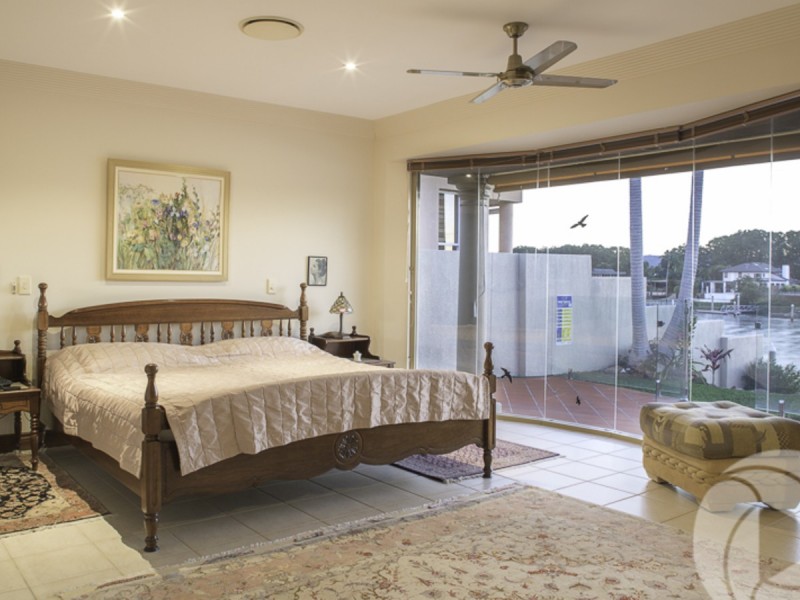 15 Sir Bruce Small Boulevard, Benowa Waters QLD 4217