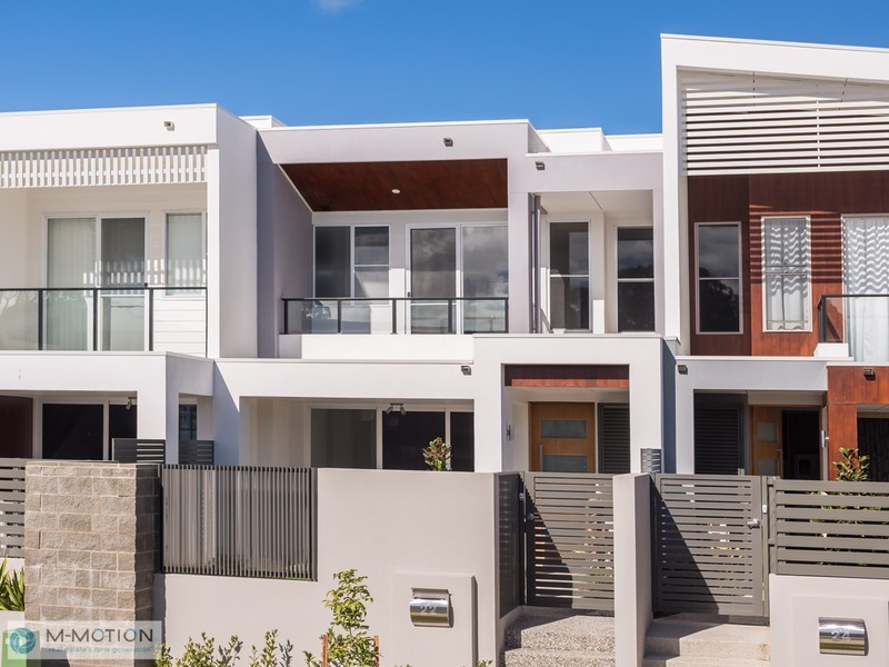 22 Evergreen View, Robina QLD 4226