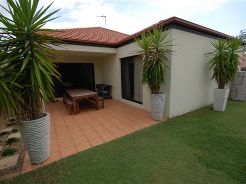 8 Grenada Court, Varsity Lakes QLD 4227