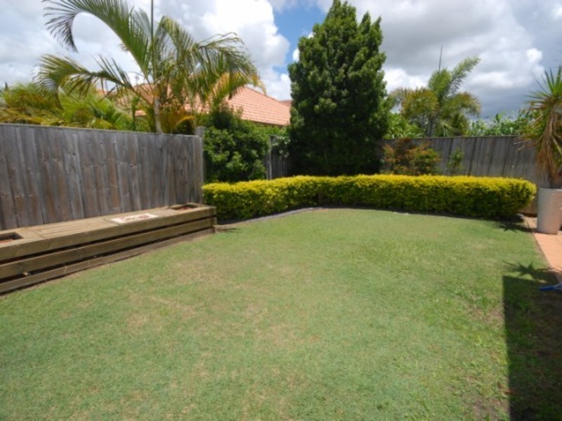 8 Grenada Court, Varsity Lakes QLD 4227