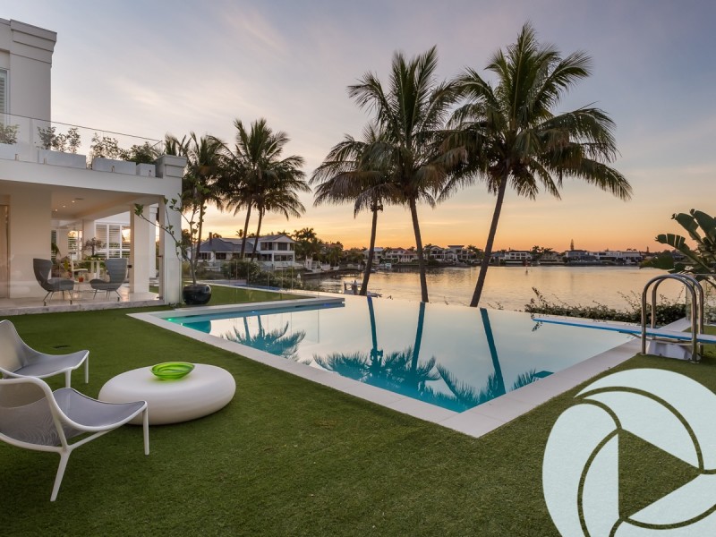 8-10 Marseille Court, Sorrento QLD 4217
