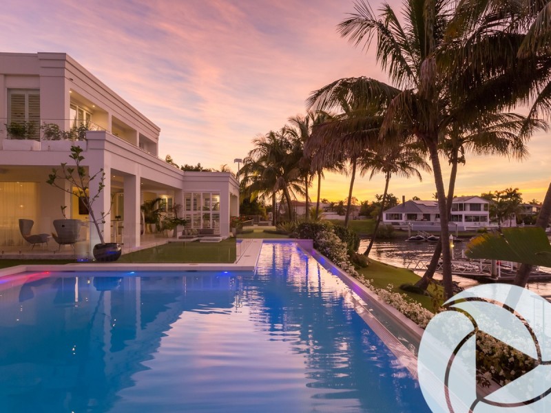 8-10 Marseille Court, Sorrento QLD 4217