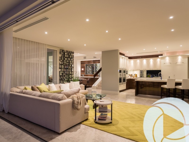 8-10 Marseille Court, Sorrento QLD 4217