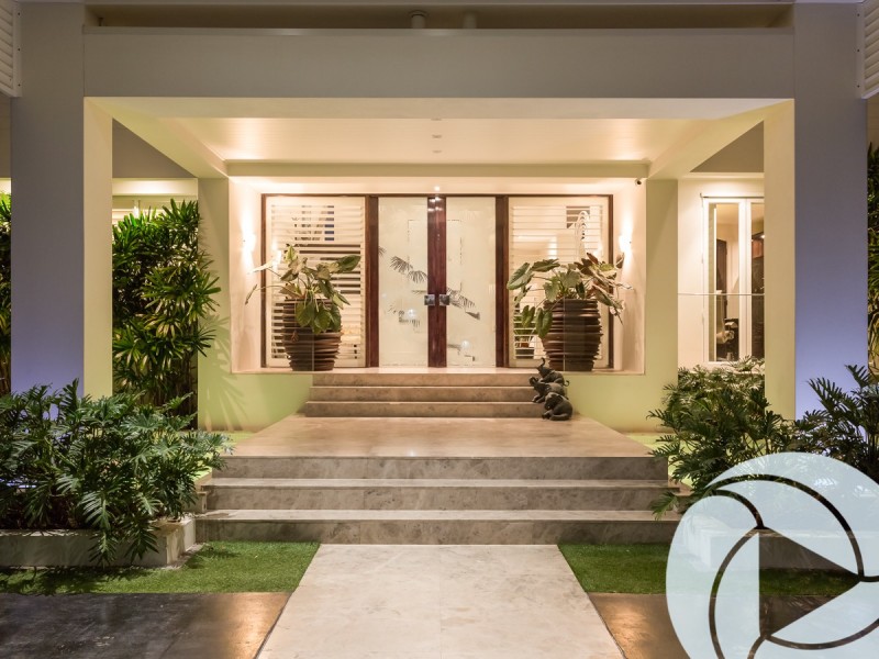 8-10 Marseille Court, Sorrento QLD 4217