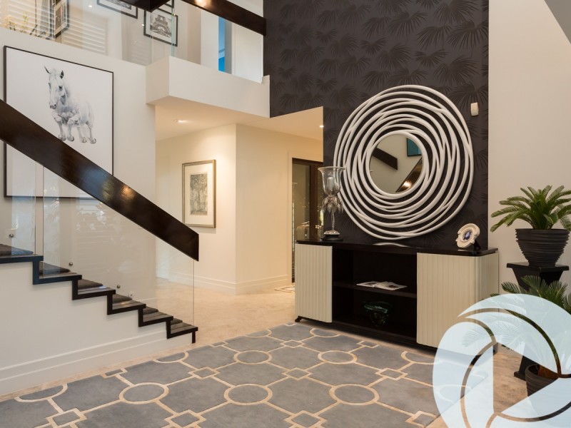 8-10 Marseille Court, Sorrento QLD 4217