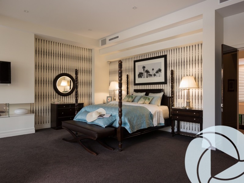8-10 Marseille Court, Sorrento QLD 4217