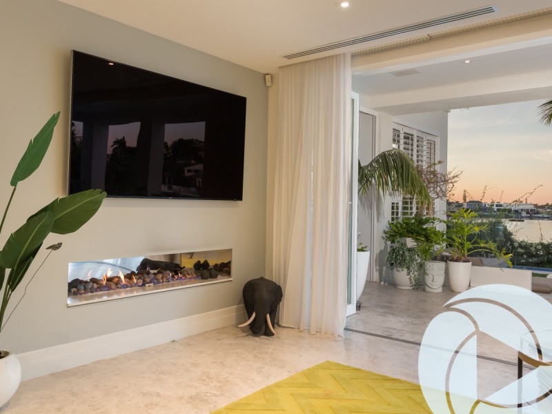 8-10 Marseille Court, Sorrento QLD 4217