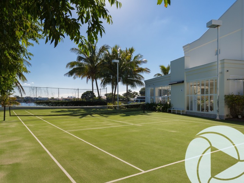 8-10 Marseille Court, Sorrento QLD 4217