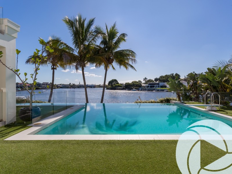 8-10 Marseille Court, Sorrento QLD 4217