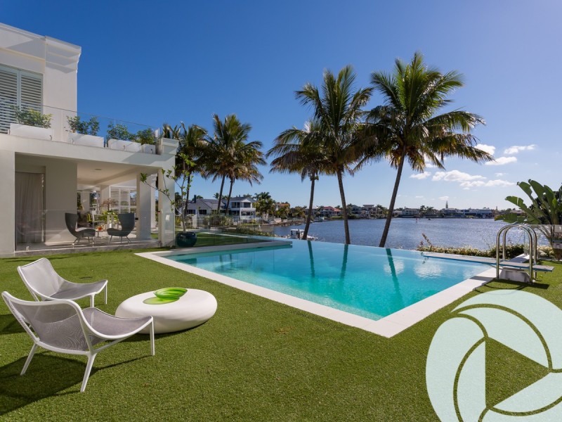 8-10 Marseille Court, Sorrento QLD 4217