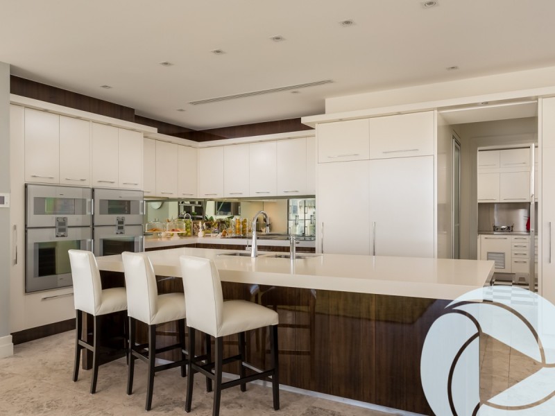 8-10 Marseille Court, Sorrento QLD 4217