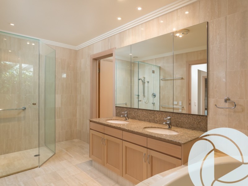 5105 Chalons Field, Benowa QLD 4217