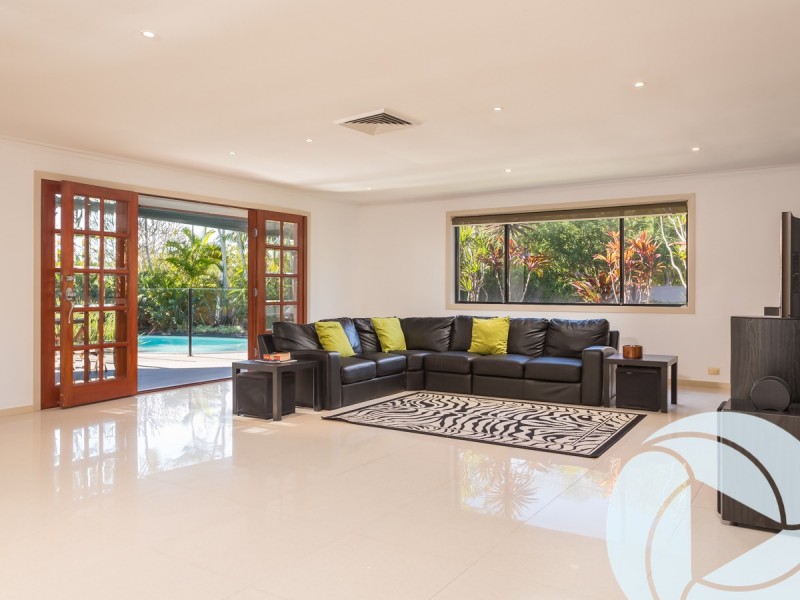 8 Forster Avenue, Sorrento QLD 4217