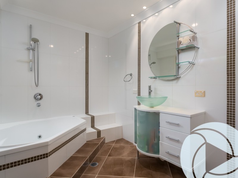 8 Forster Avenue, Sorrento QLD 4217