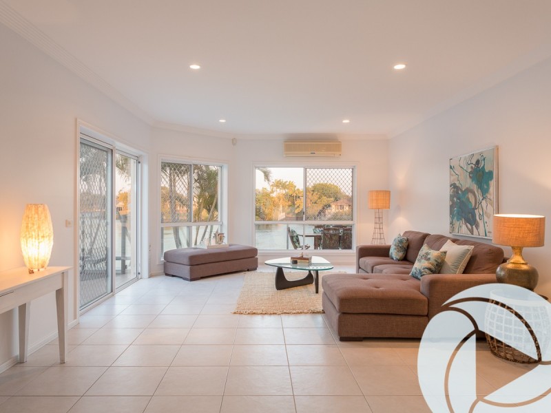 118 Edinburgh Road, Benowa Waters QLD 4217