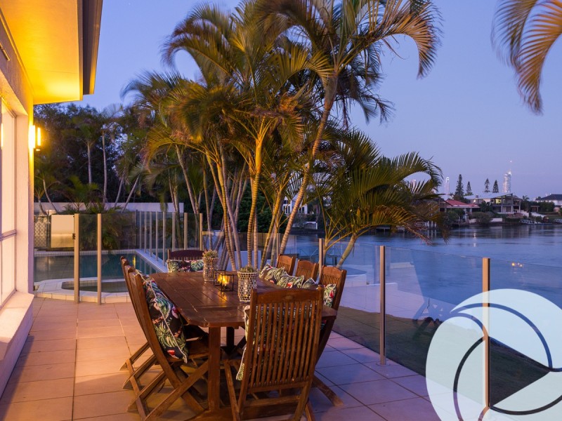 118 Edinburgh Road, Benowa Waters QLD 4217