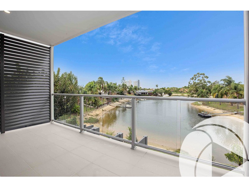 2/184 Rio Vista Boulevard, Mermaid Waters QLD 4218
