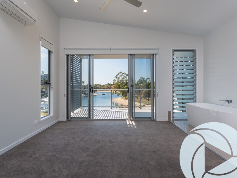 2/184 Rio Vista Boulevard, Mermaid Waters QLD 4218