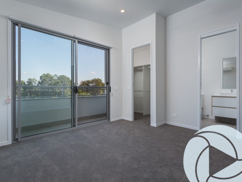2/184 Rio Vista Boulevard, Mermaid Waters QLD 4218