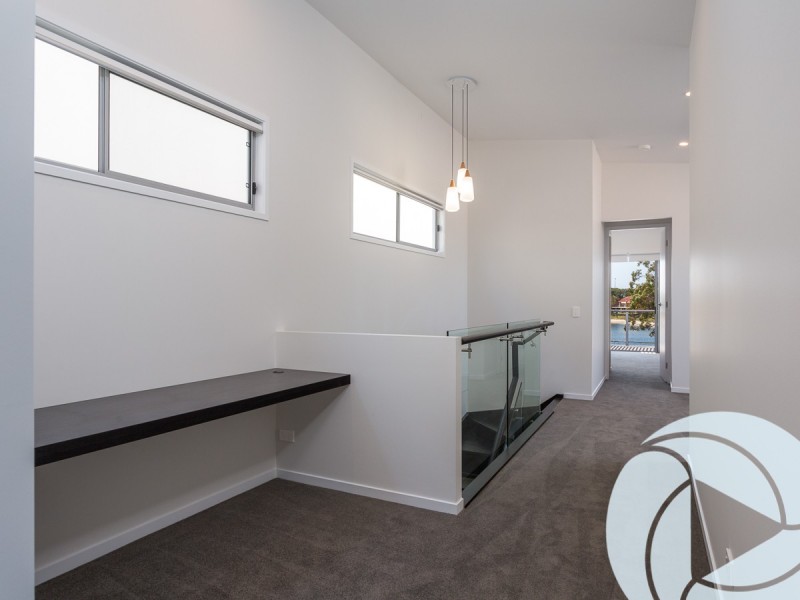 2/184 Rio Vista Boulevard, Mermaid Waters QLD 4218