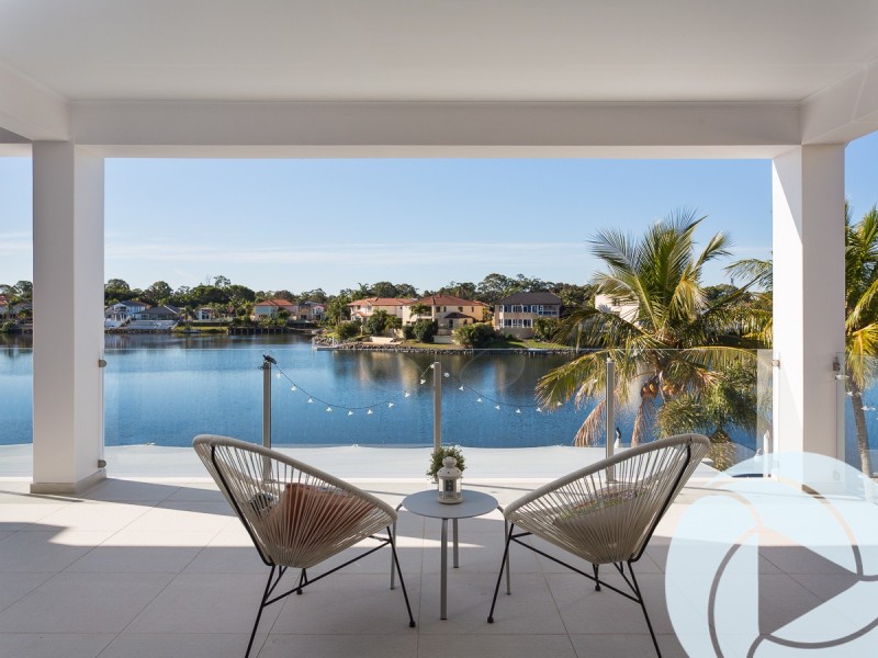 8 San Simeon Drive, Clear Island Waters QLD 4226