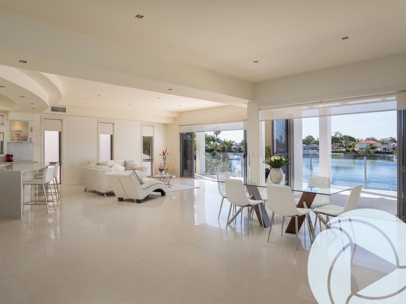 8 San Simeon Drive, Clear Island Waters QLD 4226