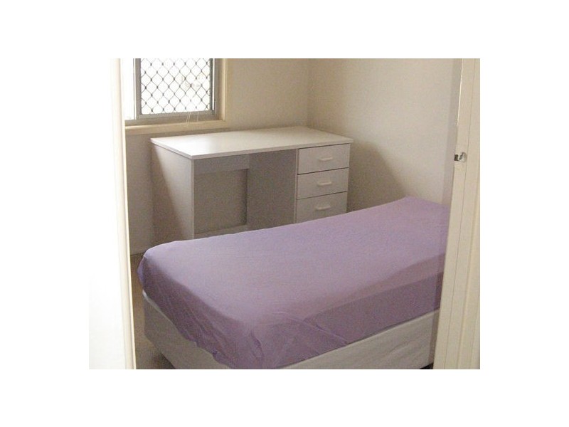 2 153 Clarence Road, Indooroopilly QLD 4068