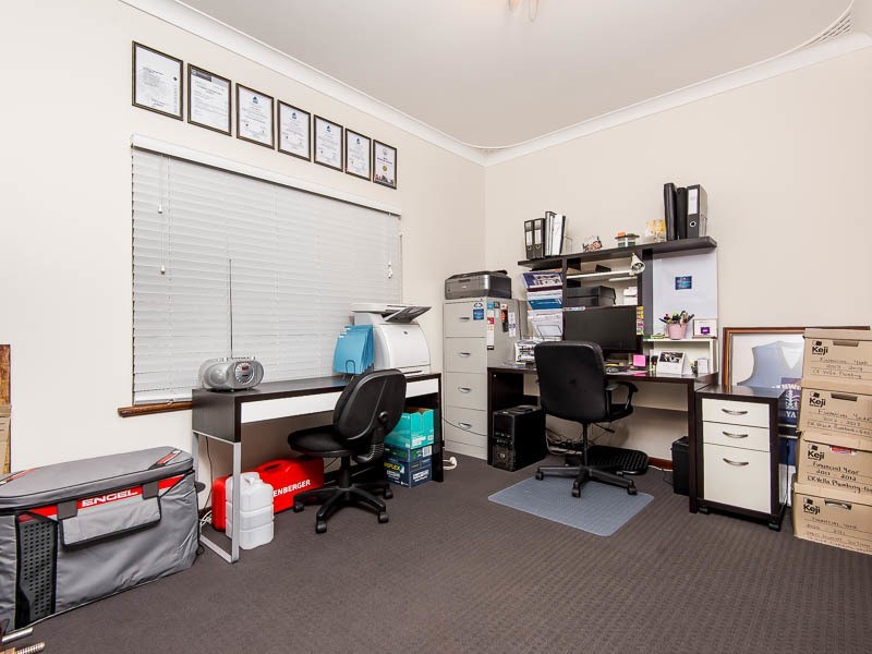 205 Scott Street, Cloverdale WA 6105