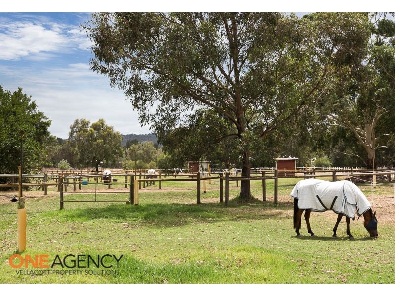 54 Staniland Street, Orange Grove WA 6109