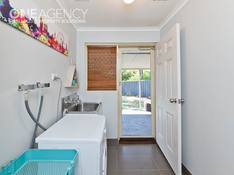 2 Westerham Way, Huntingdale WA 6110