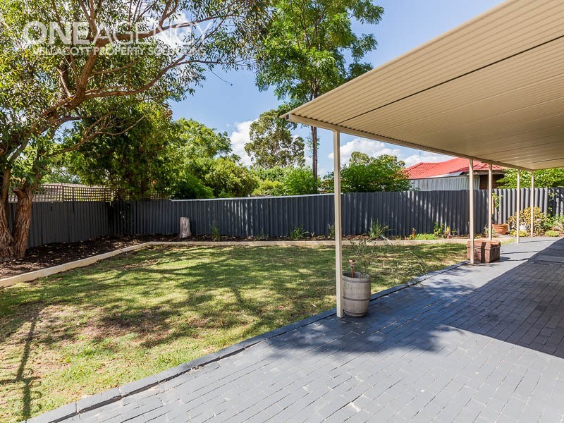 2 Westerham Way, Huntingdale WA 6110