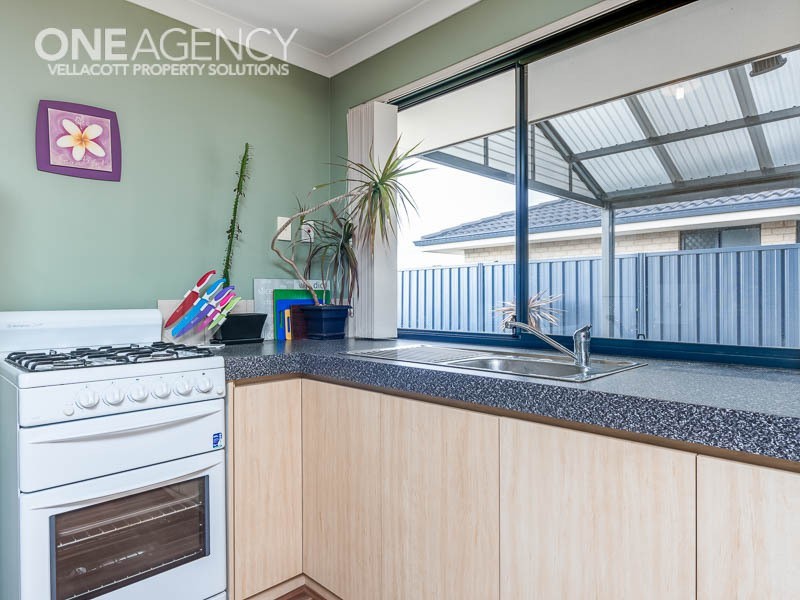 25 Kurrajong Boulevard, Banksia Grove WA 6031
