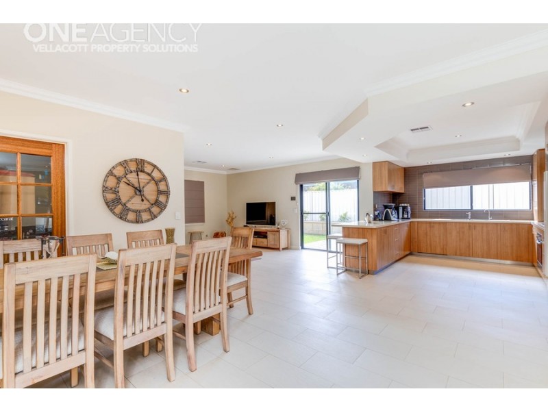 53 Kingsway, Madeley WA 6065