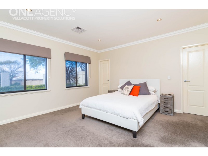53 Kingsway, Madeley WA 6065