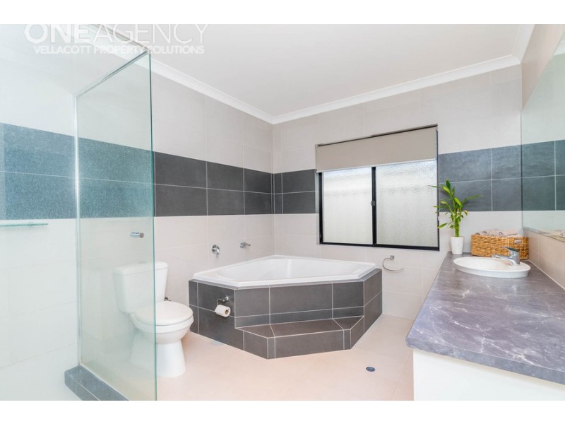 53 Kingsway, Madeley WA 6065
