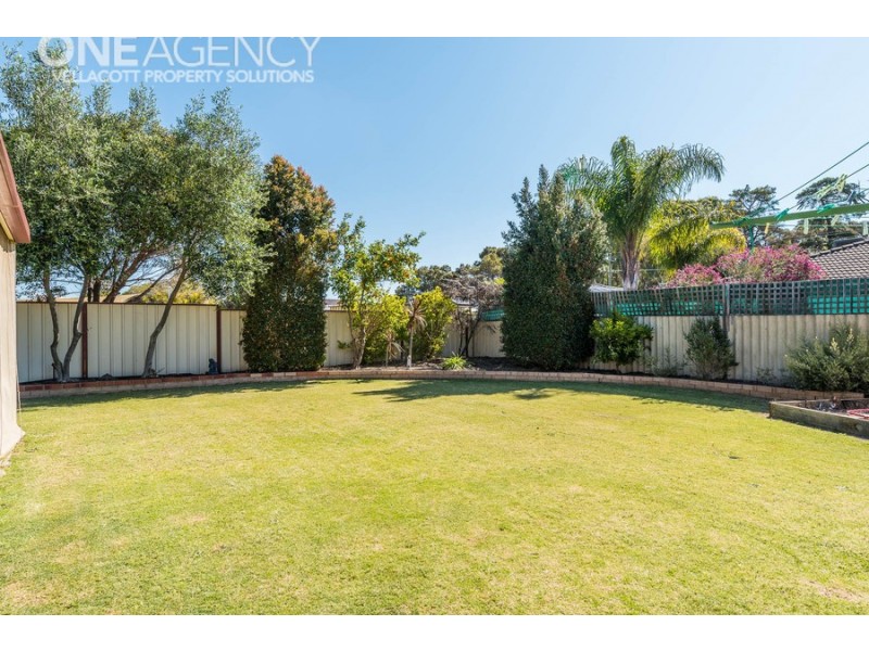 16 Brown Crescent, Seville Grove WA 6112