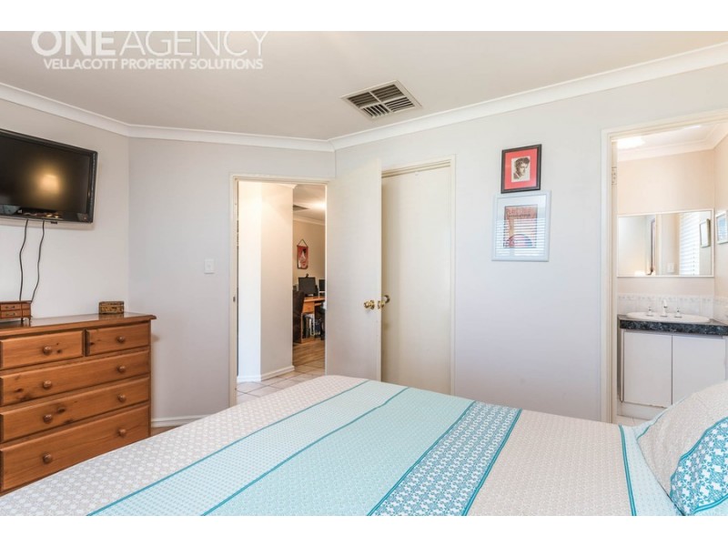 16 Brown Crescent, Seville Grove WA 6112