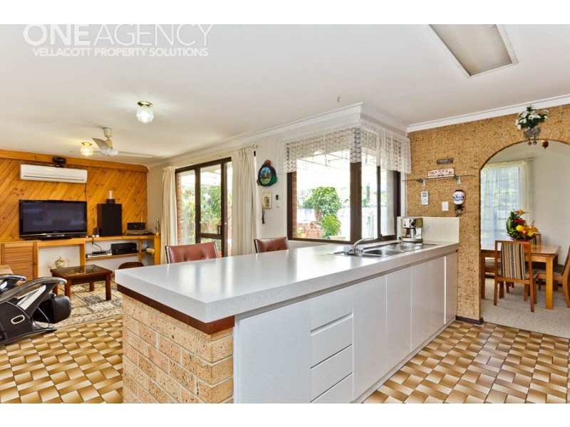 18 Chifley Place, Huntingdale WA 6110