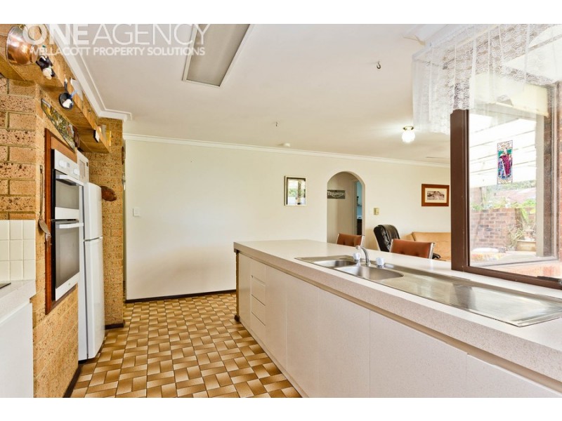 18 Chifley Place, Huntingdale WA 6110