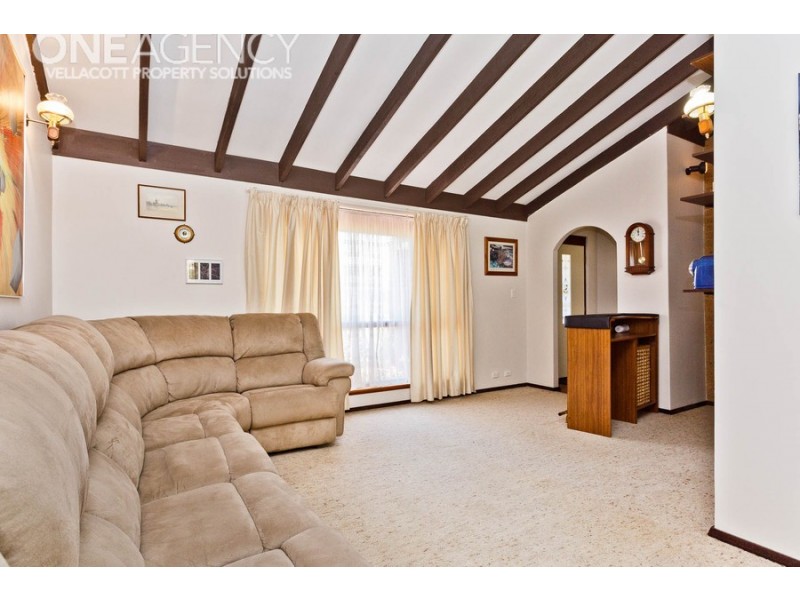 18 Chifley Place, Huntingdale WA 6110