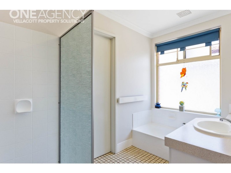 18 Chifley Place, Huntingdale WA 6110