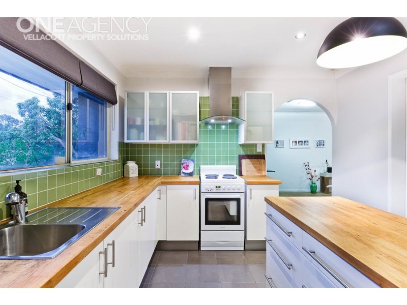 24 Oriole Way, Thornlie WA 6108